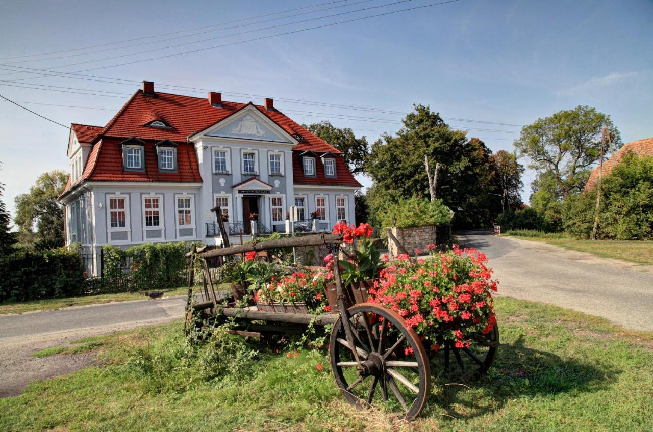 Palac W Badzowie Polkowice Eksteriør bilde